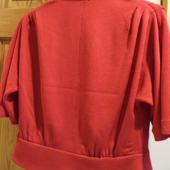 St. John RED Knit Jacket ~ Gold-tone Zip Closure New with Tags $995 `Size:Small - Picture 15 of 15